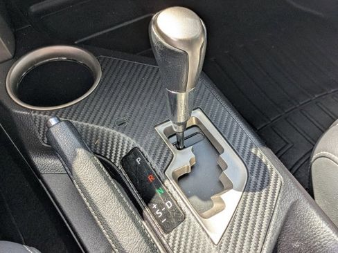 Used 2015 Toyota RAV4 Limited FWD image 11