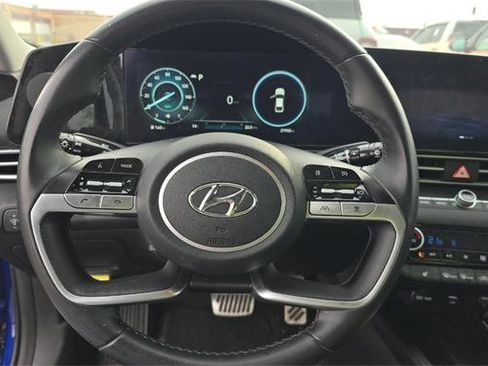 Used 2023 Hyundai Elantra SEL w/ Convenience Package image 10