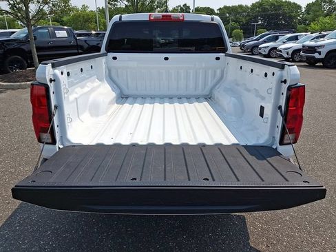 Used 2025 Chevrolet Colorado W/T RWD image 30