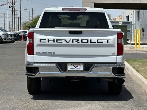 Used 2022 Chevrolet Silverado 1500 LT AWD/4WD image 4