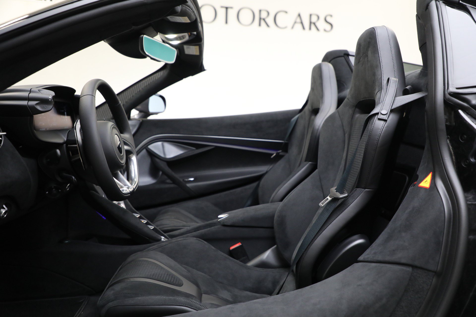 Used 2024 McLaren 750S Spider RWD image 27