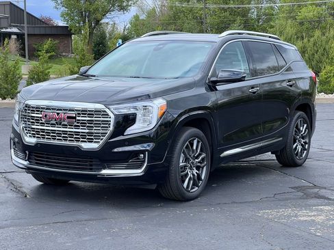 Used 2023 GMC Terrain Denali w/ Black Diamond Edition AWD/4WD image 41