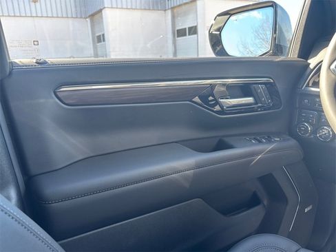 New 2026 Chevrolet Suburban Z71 image 30