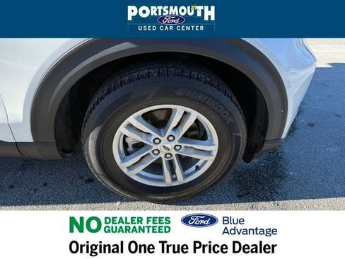 Used 2022 Ford Explorer XLT w/ Equipment Group 202A AWD/4WD image 35