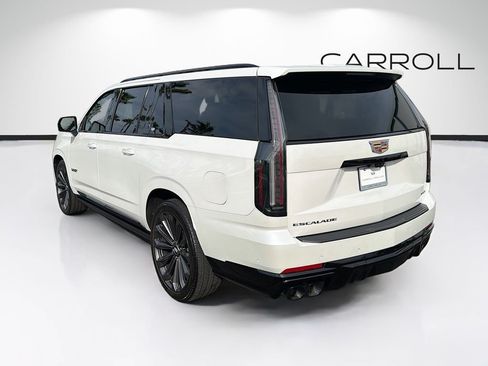 Certified 2025 Cadillac Escalade ESV V AWD/4WD image 7