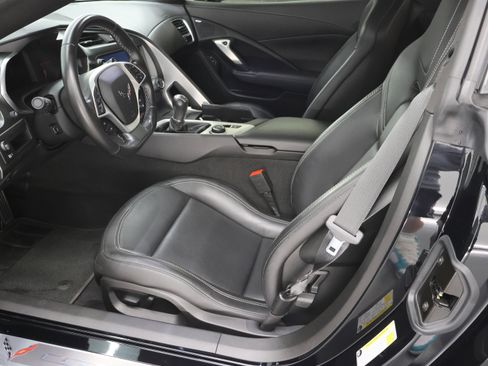Used 2019 Chevrolet Corvette Stingray Coupe w/ Carbon Flash Badge Package RWD image 8