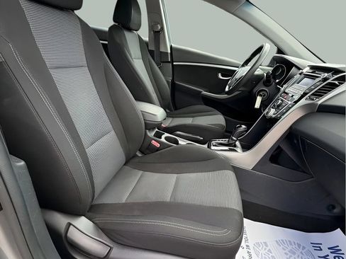 Used 2016 Hyundai Elantra GT FWD image 15