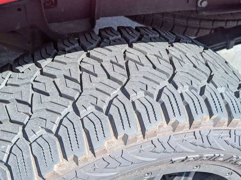 Used 2021 Toyota Tundra Limited w/ Limited Premium Package image 9