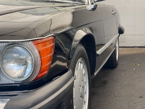 Used 1986 Mercedes-Benz 560 SL image 8