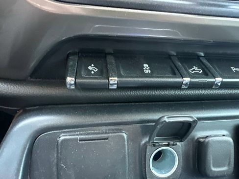 Used 2017 Chevrolet Silverado 1500 High Country AWD/4WD image 24