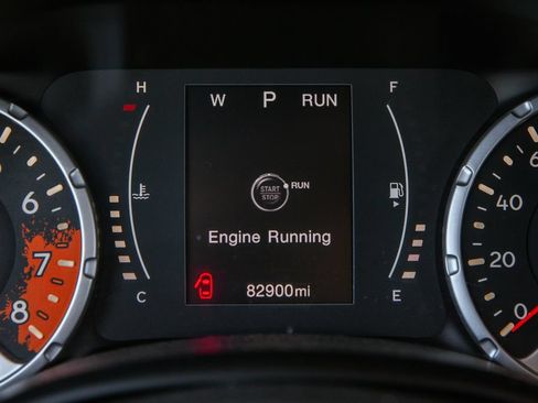 Used 2015 Jeep Renegade Latitude w/ Popular Equipment Group FWD image 17