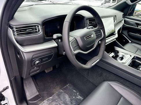 New 2026 Jeep Grand Wagoneer Limited AWD/4WD image 9