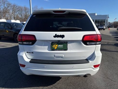 Certified 2022 Jeep Grand Cherokee Laredo X image 17