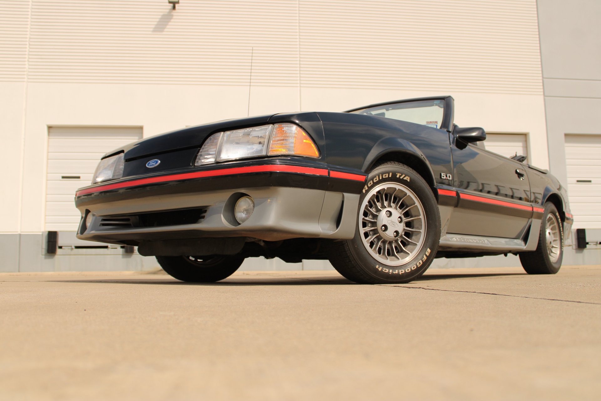 Used 1987 Ford Mustang GT RWD image 4
