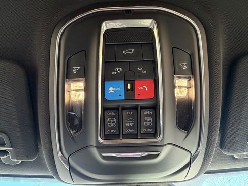 New 2025 Jeep Grand Cherokee L Limited w/ Luxury Tech Group II AWD/4WD image 24
