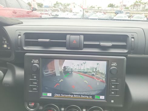 Used 2025 Toyota GR86 Premium w/ Performance Package image 19