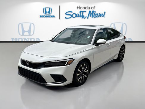 Certified 2024 Honda Civic EX-L image 3
