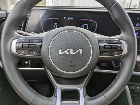 Certified 2025 Kia Sportage EX FWD image 21
