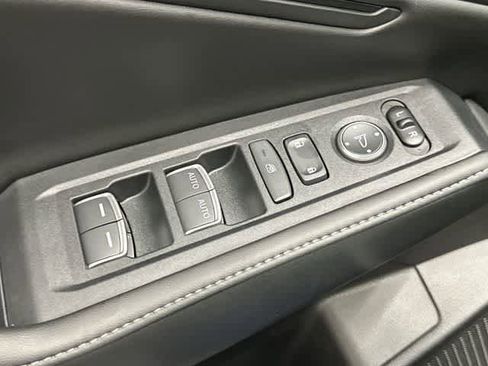 Used 2025 Honda Accord Sport image 19