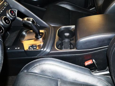 Used 2020 Jaguar E-PACE SE image 37