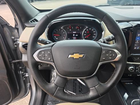 Used 2023 Chevrolet Traverse LT w/ LT Premium Package AWD/4WD image 29