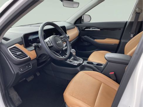 Used 2024 Kia Seltos EX image 12