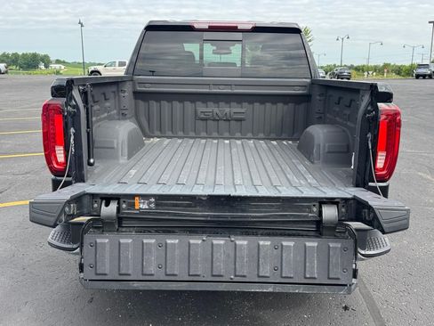 Used 2024 GMC Sierra 1500 SLT w/ SLT Convenience Package AWD/4WD image 4