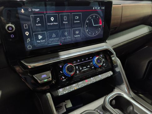 Used 2024 GMC Sierra 2500 Denali Ultimate AWD/4WD image 14