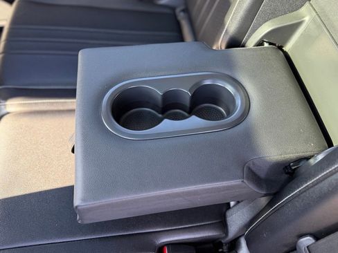 Used 2022 Volkswagen Tiguan SE image 7