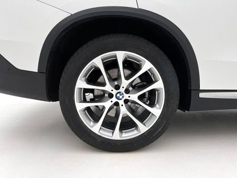 Certified 2024 BMW X5 xDrive40i w/ Premium Package AWD/4WD image 32