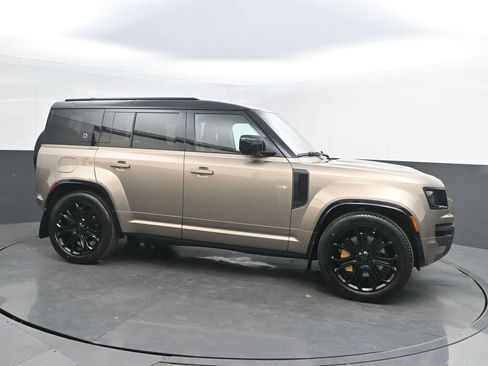 New 2026 Land Rover Defender 110 OCTA AWD/4WD image 9