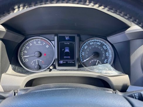 Used 2018 Toyota Tacoma TRD Sport AWD/4WD image 12