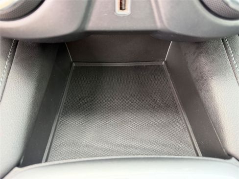 Used 2021 Chevrolet Blazer LT w/ Sound & Technology Package FWD image 19