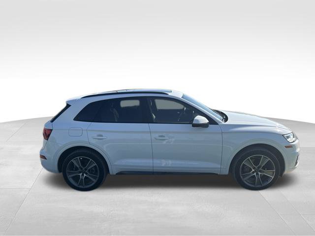 Used 2019 Audi Q5 2.0T Premium Plus w/ Premium Plus Package AWD/4WD image 2