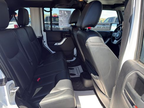 Used 2014 Jeep Wrangler Unlimited Sahara AWD/4WD image 12