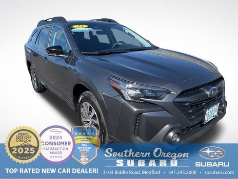 Used 2025 Subaru Outback Premium image 1