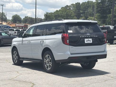 New 2026 Ford Expedition Active RWD image 5