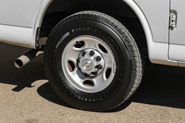 Used 2020 Chevrolet Express 3500 w/ Driver Convenience Package RWD image 36