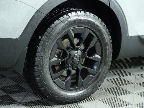 Used 2025 Kia Telluride AWD image 13