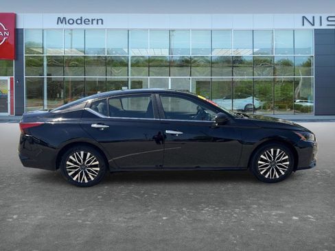 Certified 2024 Nissan Altima 2.5 SV FWD image 4