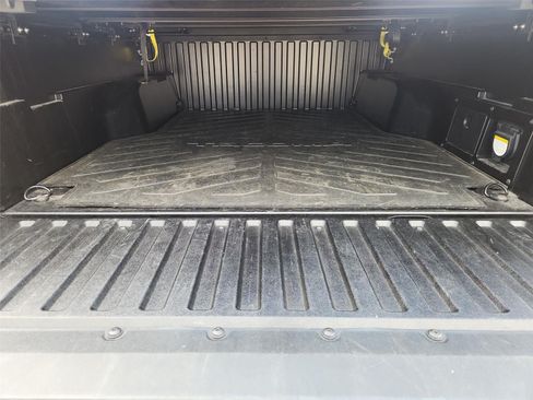 Used 2021 Toyota Tacoma TRD Off-Road w/ Technology Package AWD/4WD image 23