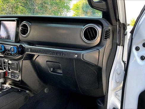 Used 2021 Jeep Wrangler Unlimited Rubicon 4xe w/ Cold Weather Group AWD/4WD image 19