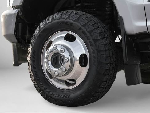 Used 2022 Ford F350 Platinum w/ FX4 Off-Road Package image 58