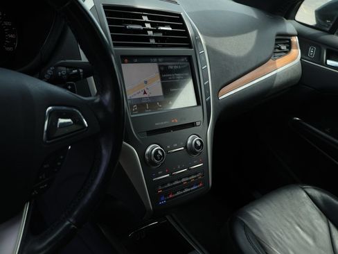 Used 2017 Lincoln MKC Reserve FWD image 26