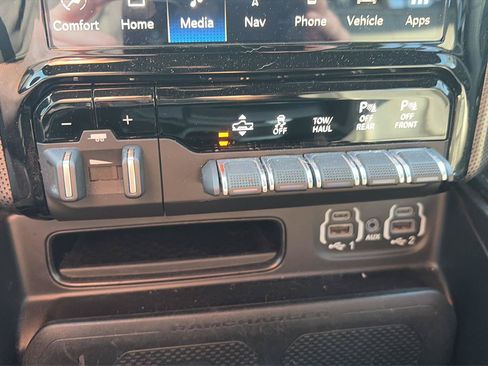 Used 2022 RAM 1500 Limited w/ Off-Road Group AWD/4WD image 14
