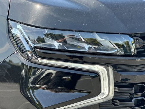 Used 2023 Chevrolet Tahoe Z71 w/ Z71 Off-Road Package AWD/4WD image 10