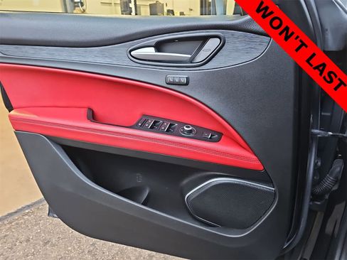 Used 2019 Alfa Romeo Stelvio w/ Nero Edizione image 25