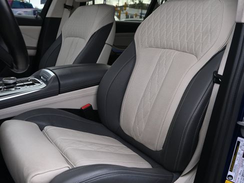 Used 2023 BMW X7 M60i w/ Executive Package image 18