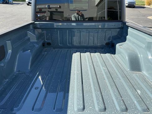 New 2025 Jeep Gladiator Sport image 13