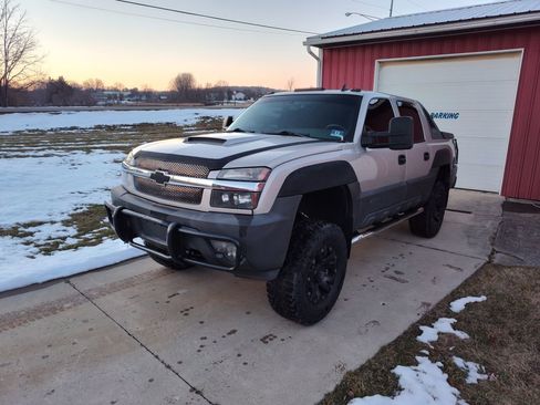 Used 2006 Chevrolet Avalanche Z71 w/ Sun And Sound Package image 1
